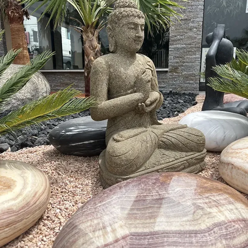 expo grimaud octobre 2022 galets geants graviers rose provence et statue grenn stone bouddha 126 Copie